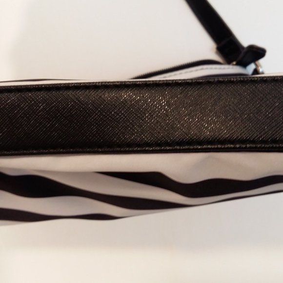 NWOT Stylish black & white shoulder bag! - Picture 4 of 4